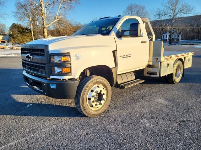 2020 Chevrolet Silverado 4500 HD Work Truck in Summit White — front three-quarter view